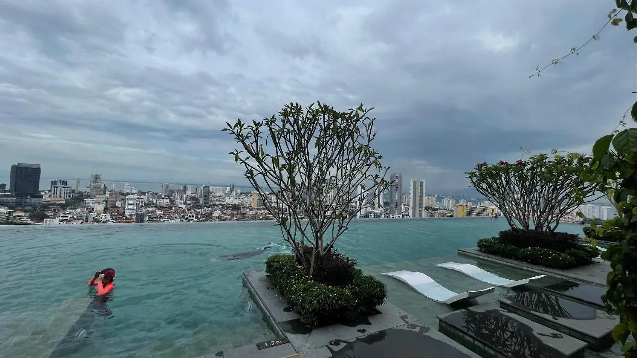 2Br Georgetown Luxury Suite #Rooftoppool #Beacon Malaysia